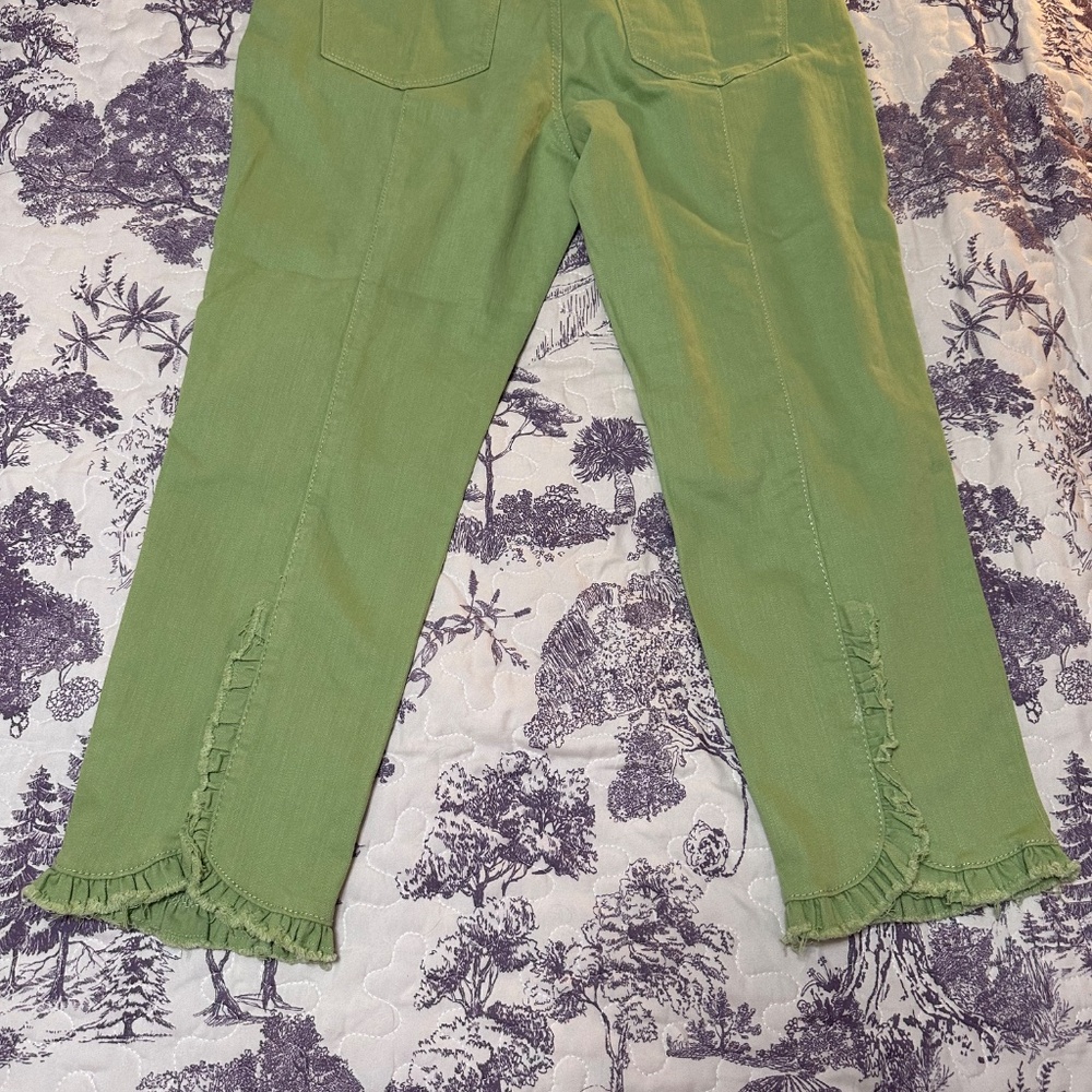Crown & Ivy 10 Petite Super Cute Sage Green Cropped Jeans - Picture 3 of 5